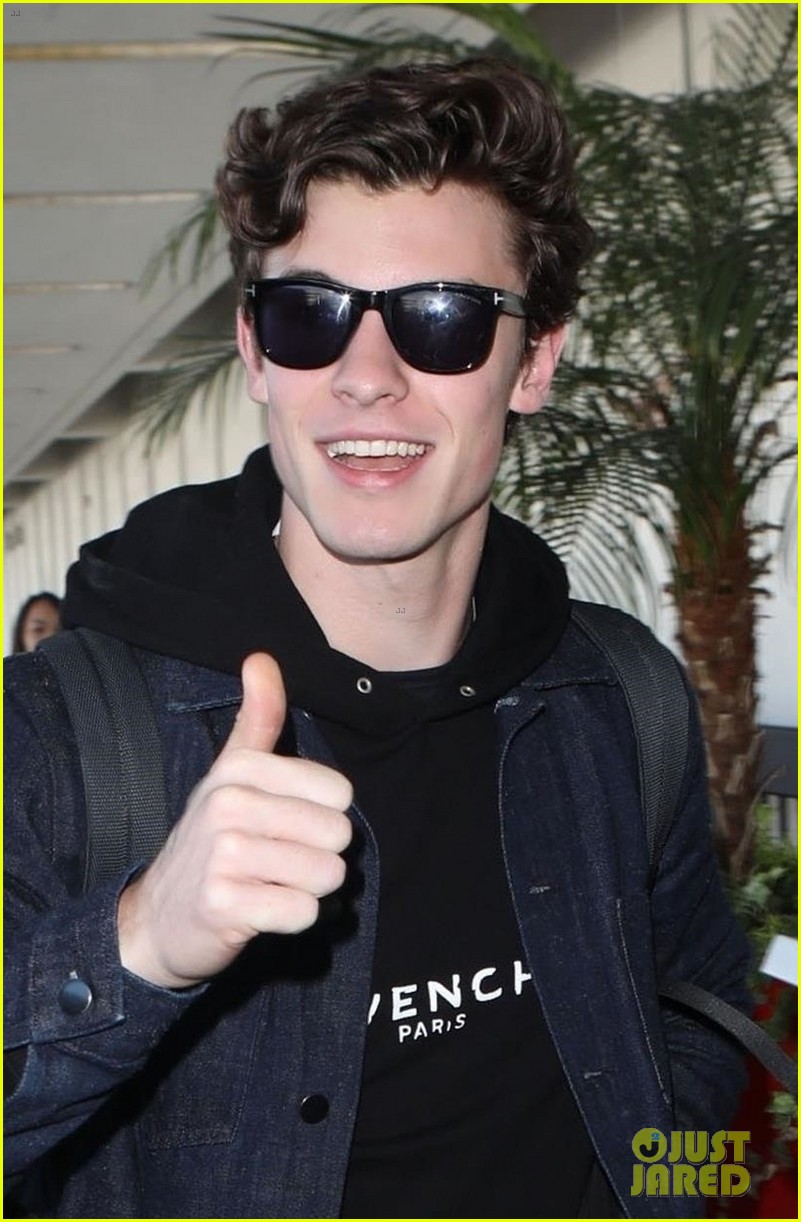 shawn mendes is all smiles jetting out of lax 06
