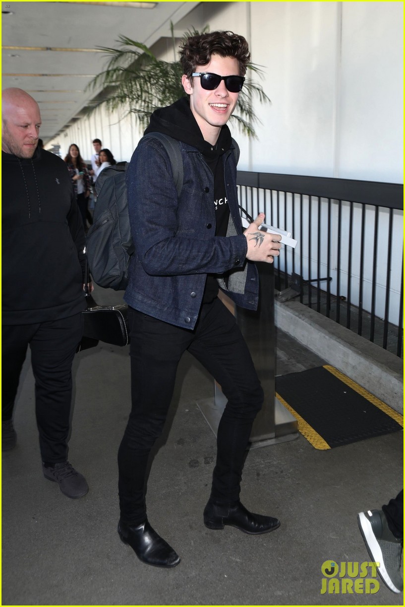 shawn mendes is all smiles jetting out of lax 08