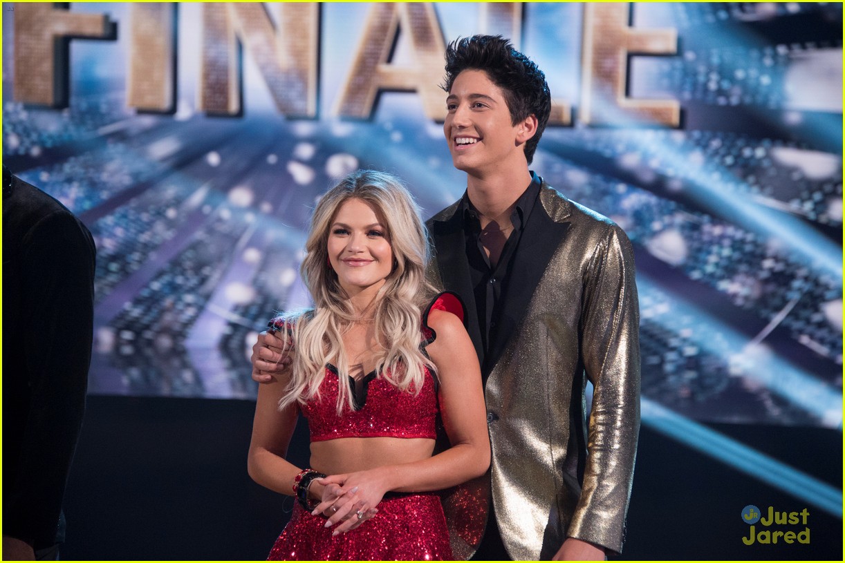 milo manheim gifted chargers to entire dwts cast crew 08
