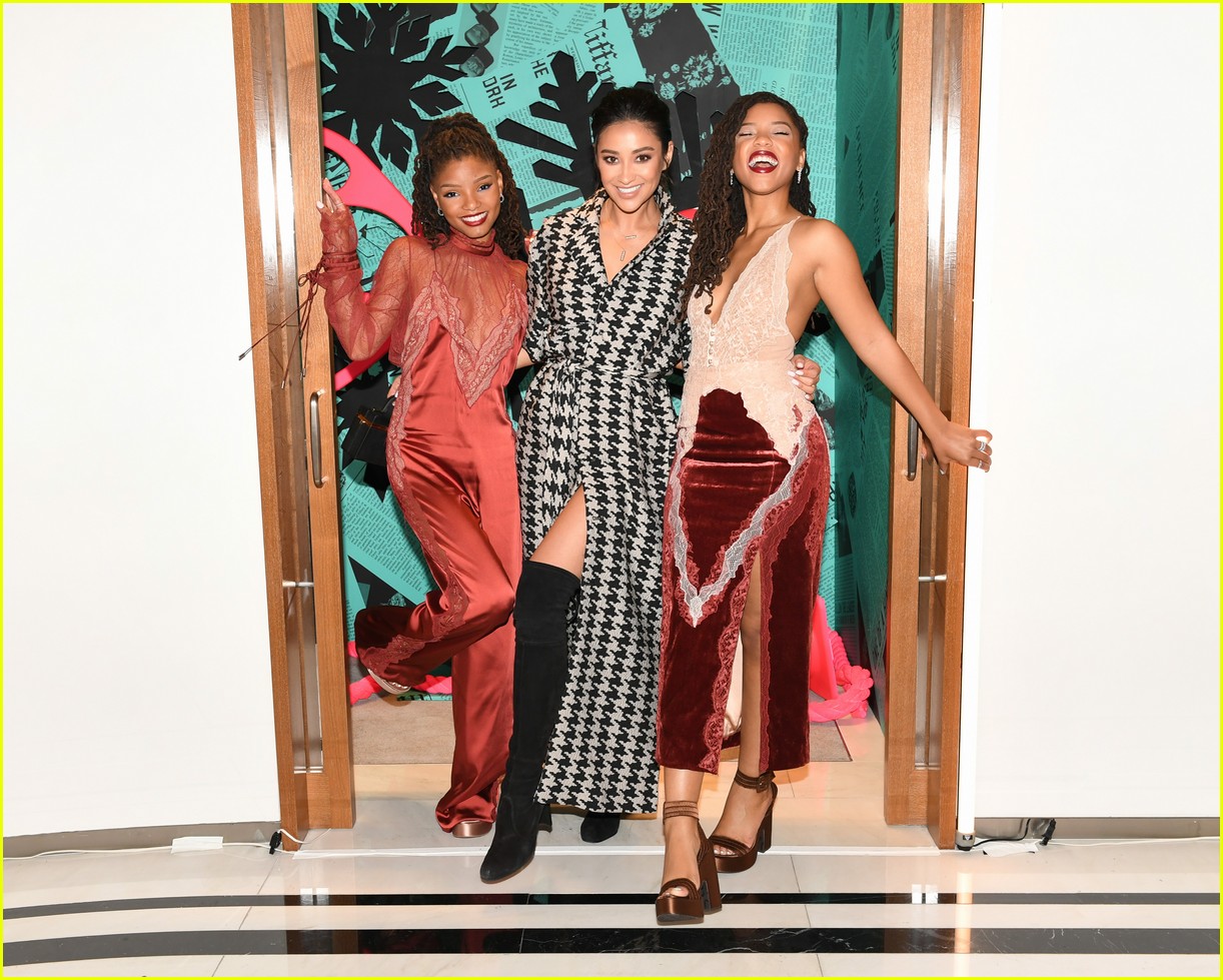 shay mitchell and rowan blanchard have girls night in with tiffany and co 33