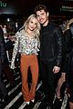 gregg sulkin and girlfriend michelle randolph couple up for hulus holiday party 01