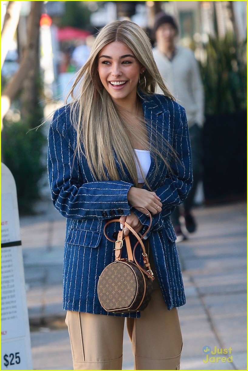 madison beer new blonde hair pics 04
