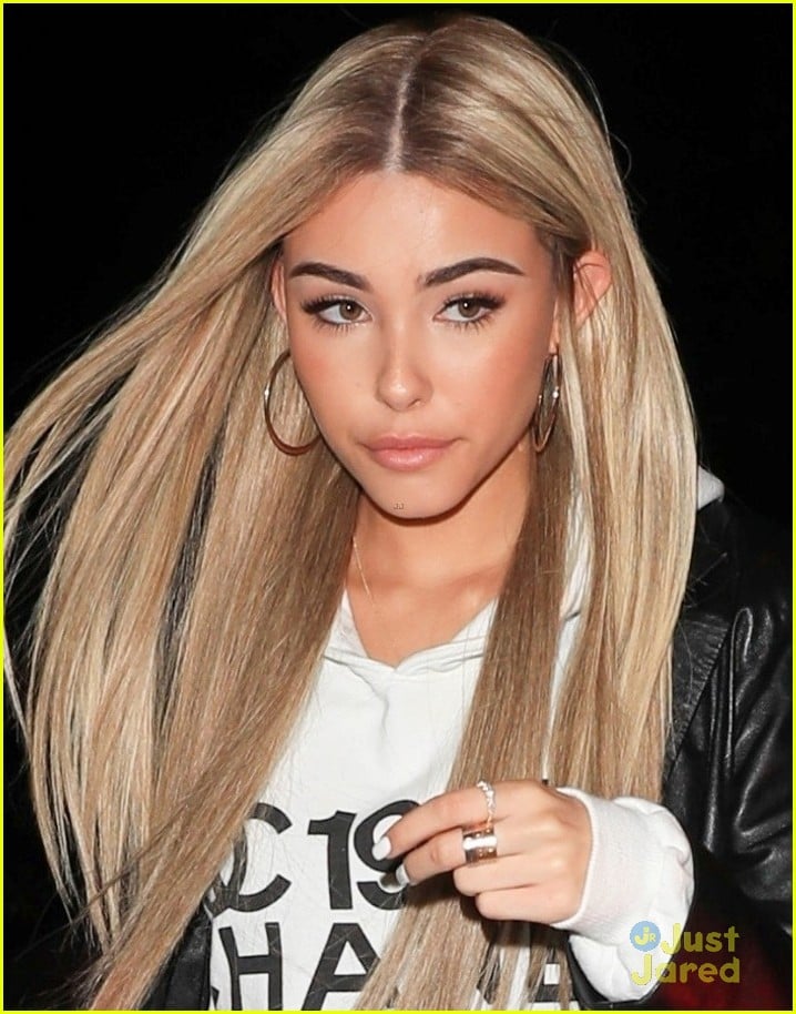 madison beer new blonde hair pics 05