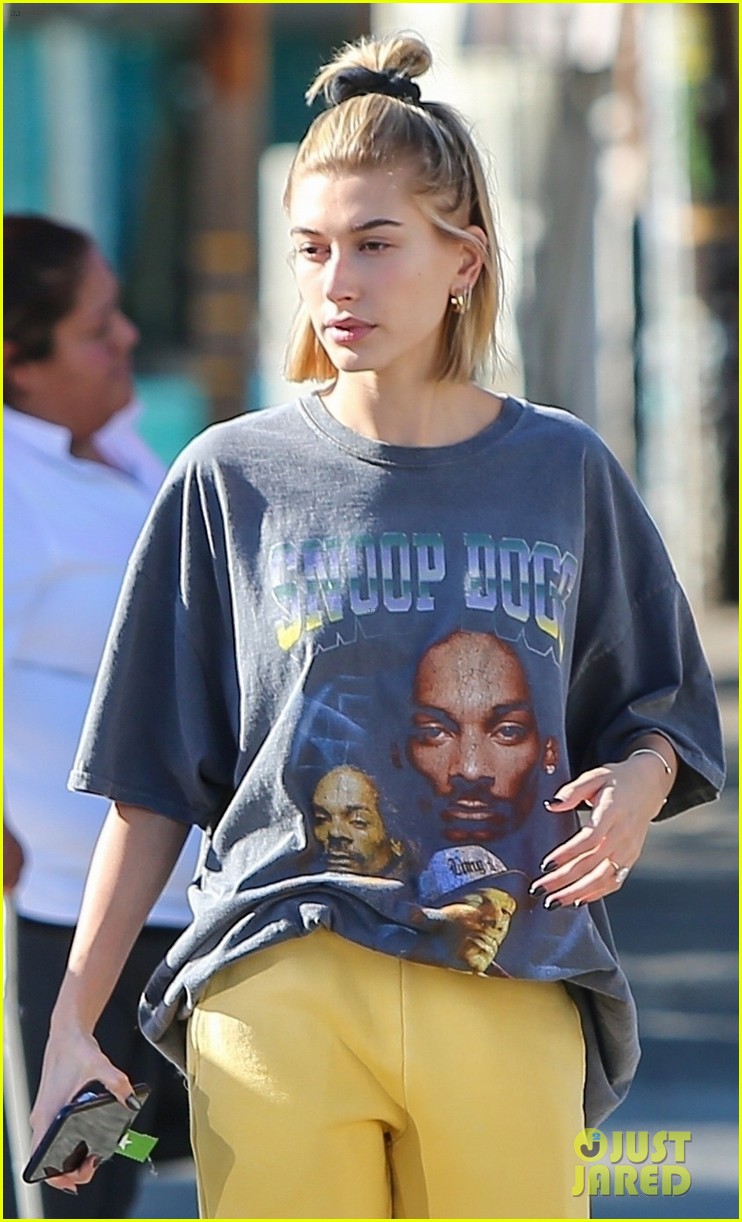 Hailey Bieber Throws It Back to the '90s With Latest Look! Photo