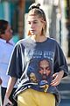 hailey bieber pays tribute to snoop dogg with 90s inspired outfit 06