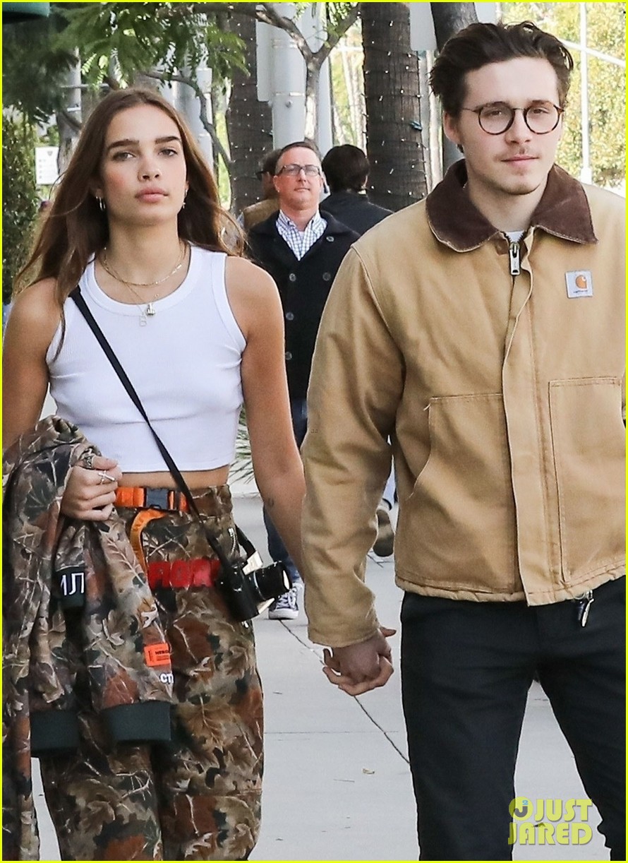 brooklyn beckham hana cross couple up for toy store date 07