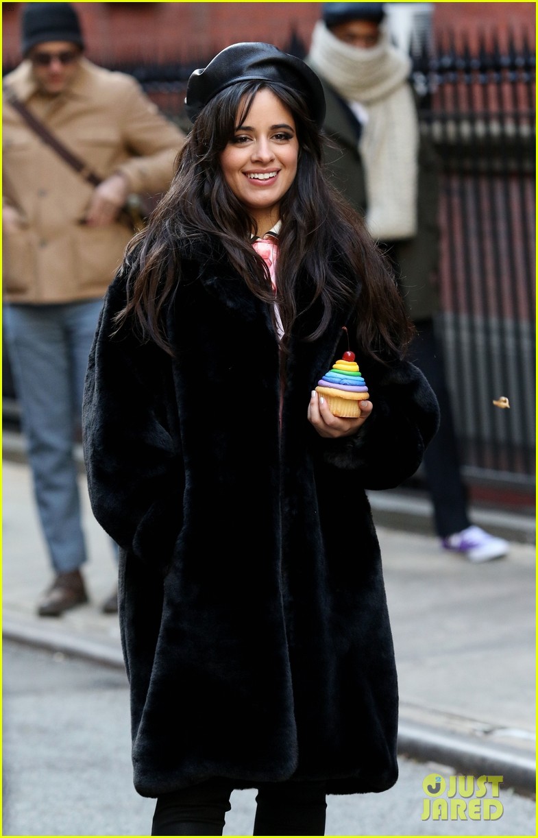 camila cabello eats cupcakes plays with dogs filming new commercial 04