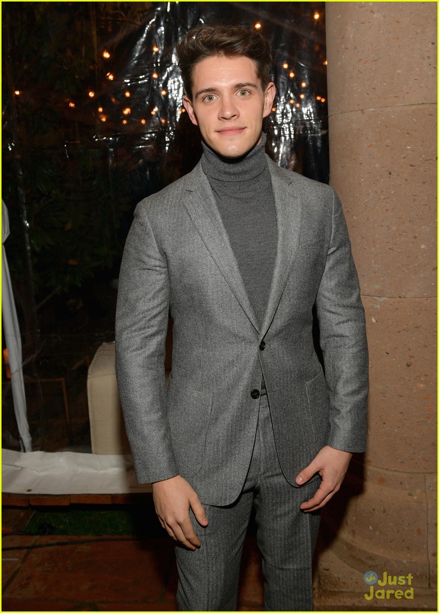 cole sprouse casey cott gq moty party 05