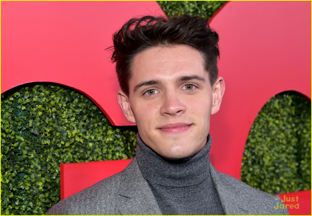 cole sprouse casey cott gq moty party 06