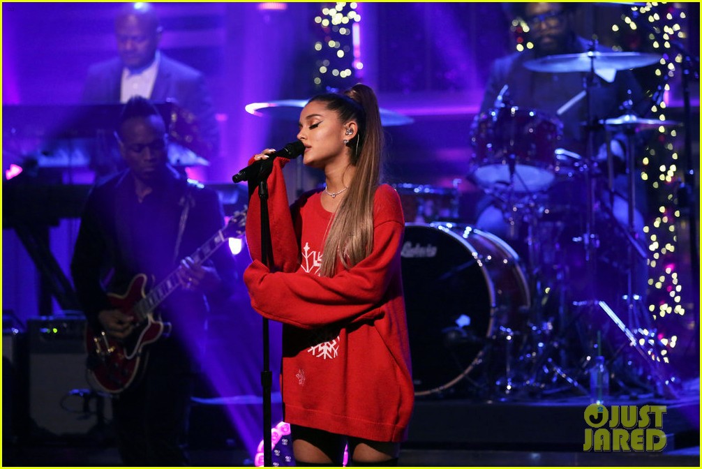 ariana grande performs imagine live for the first time 02