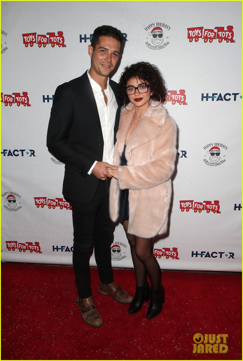 sarah hyland and wells adams recreate a christmas story at toys for tots party 22