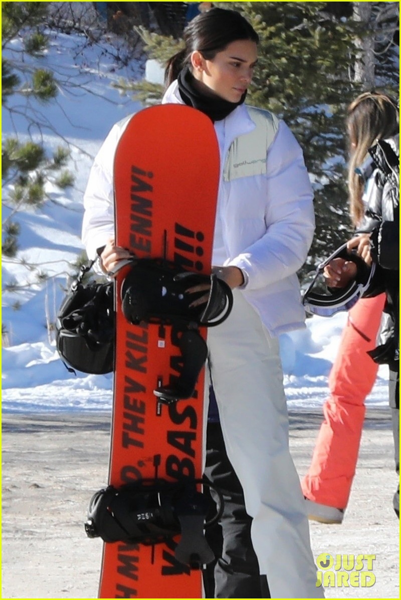 kourtney kardashian joins scott disick sofia richie skiing trip 07