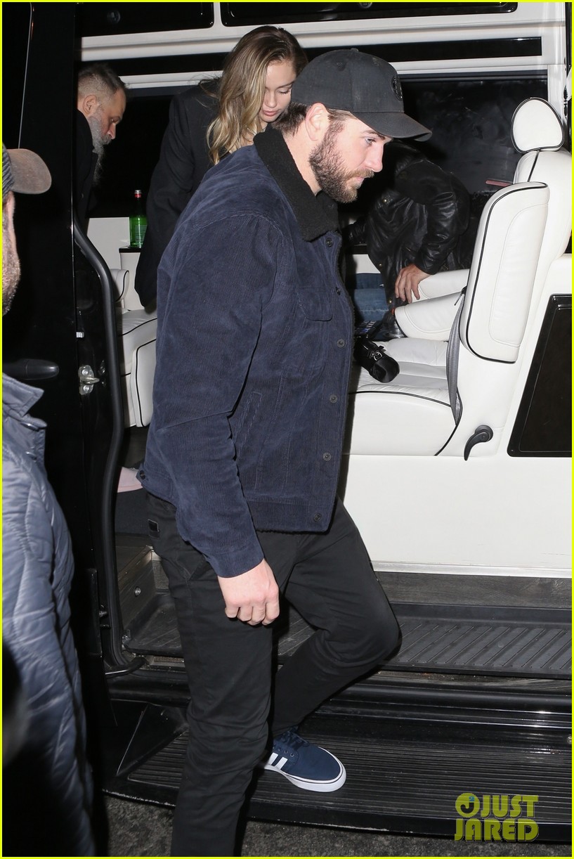 miley cyrus liam hemsworth snl after party 04