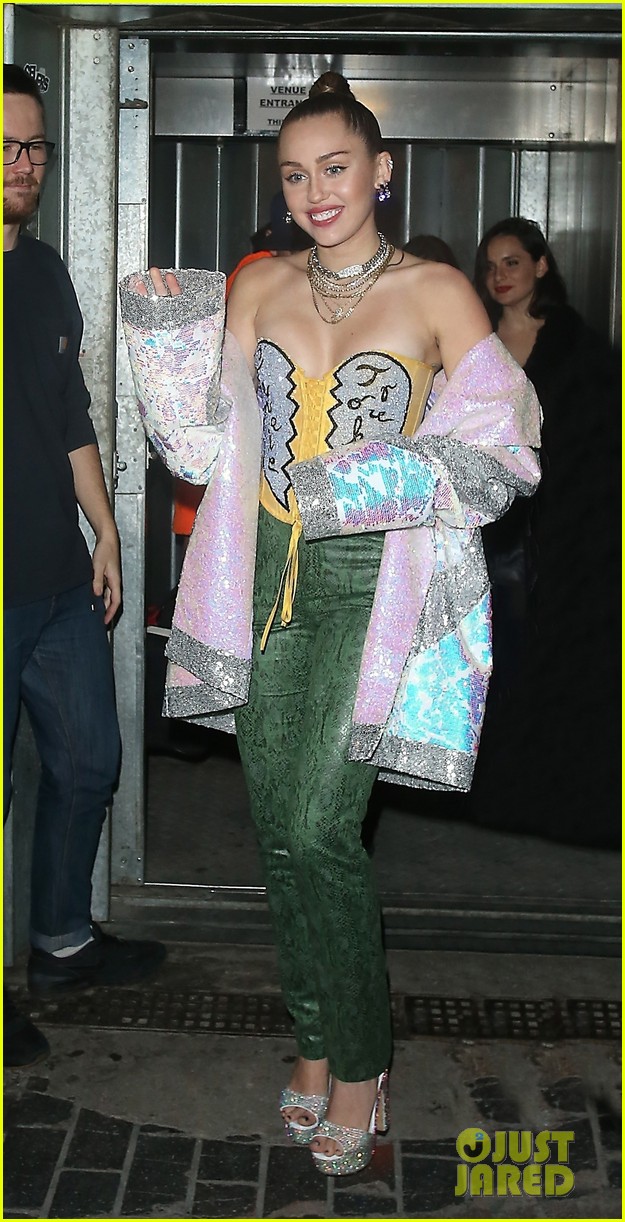 miley cyrus gets colorful during london trip 05
