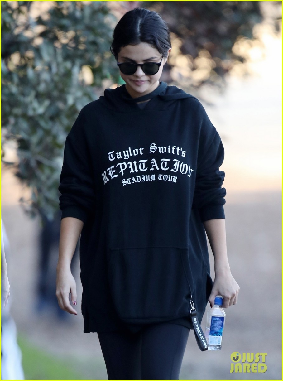 selena gomez reps taylor swift during hike 04
