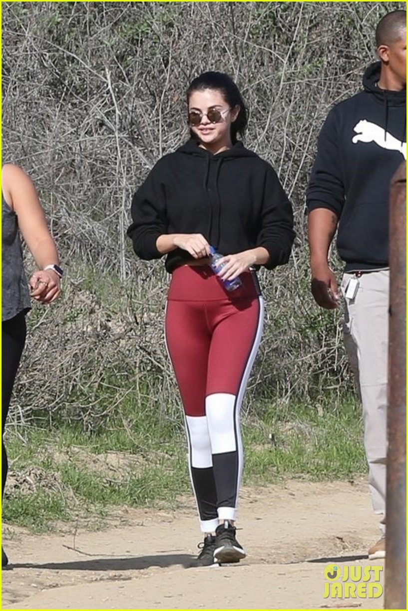 selena gomez hits the trails for a hike in la 06