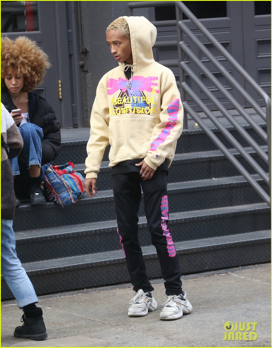 jaden smith is all smiles while filming a music video with a friend 09