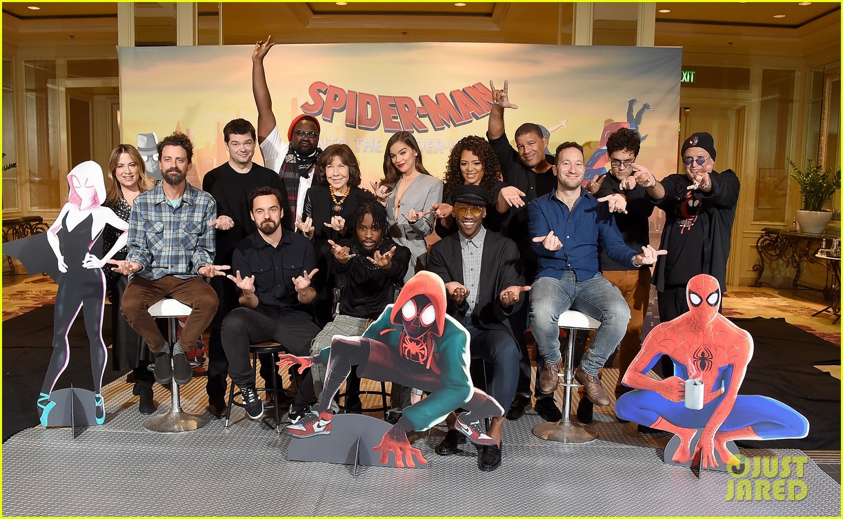 hailee steinfeld dons plunging grey pantsuit for spider man spider verse photo call 12