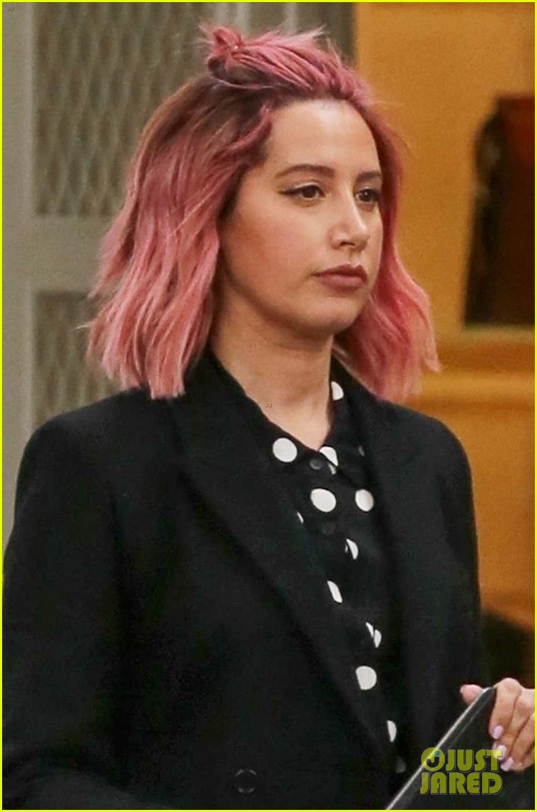 ashley tisdale debuts bright pink hair in weho 02