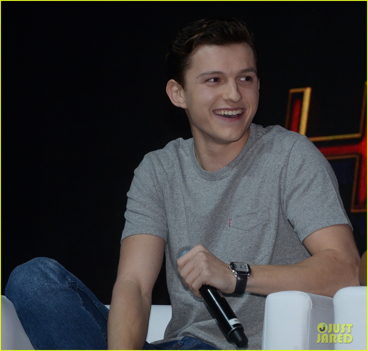 tom holland sophie turner promote marvel movies at comic con 03