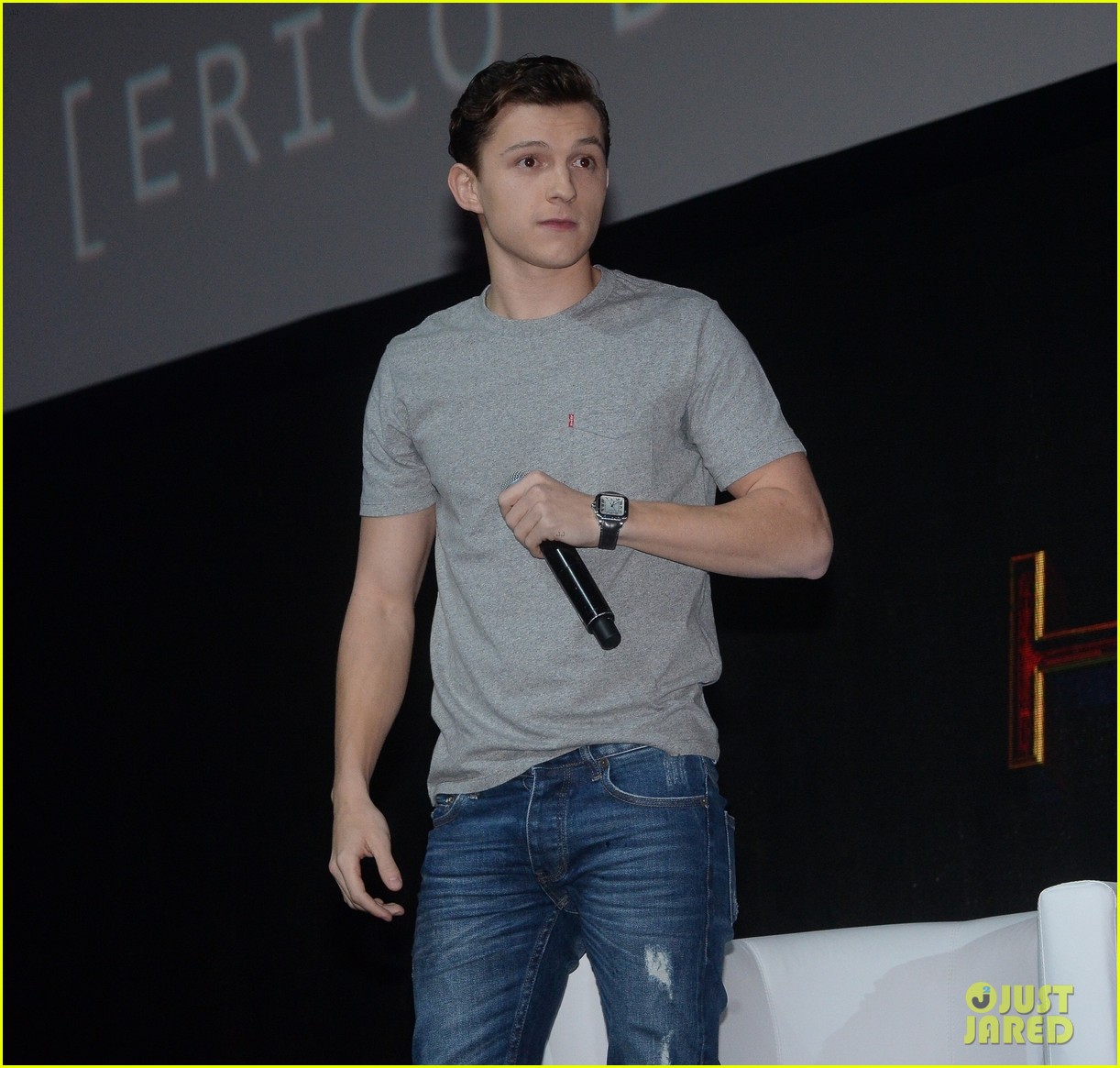 tom holland sophie turner promote marvel movies at comic con 05