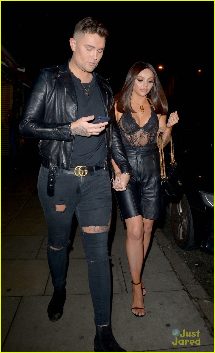 jesy nelson out friend after chris kiss 05