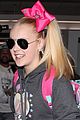 jojo siwa haters supporters airport 01