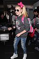 jojo siwa haters supporters airport 03