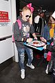 jojo siwa haters supporters airport 04