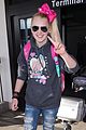 jojo siwa haters supporters airport 05