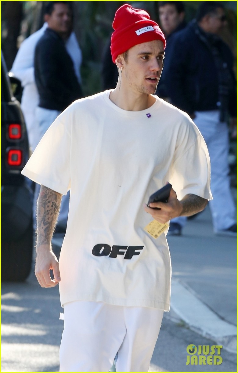 justin bieber steps out without new face tattoo 05