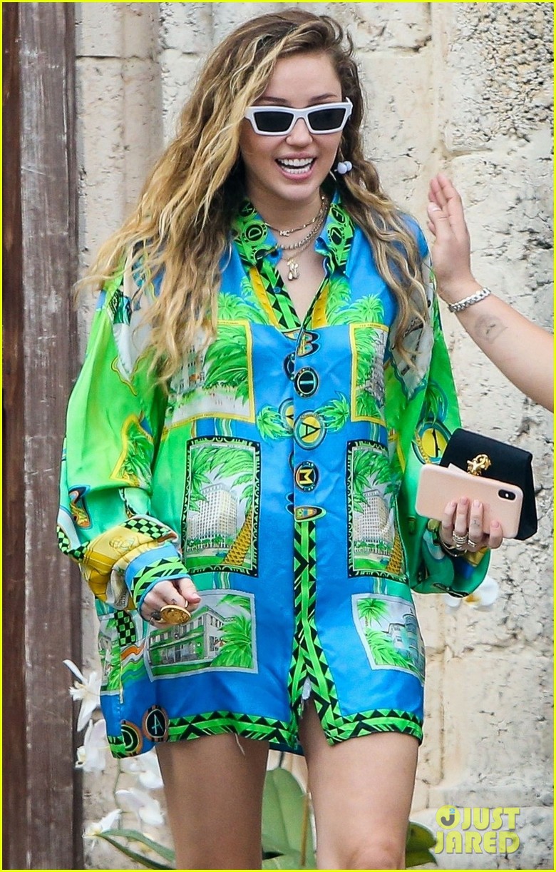 miley cyrus gets colorful in miami 01