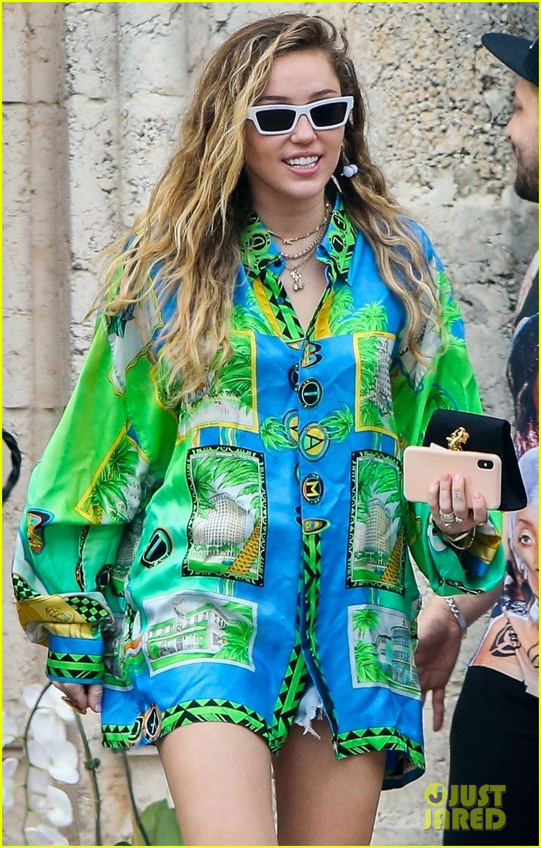 miley cyrus gets colorful in miami 05
