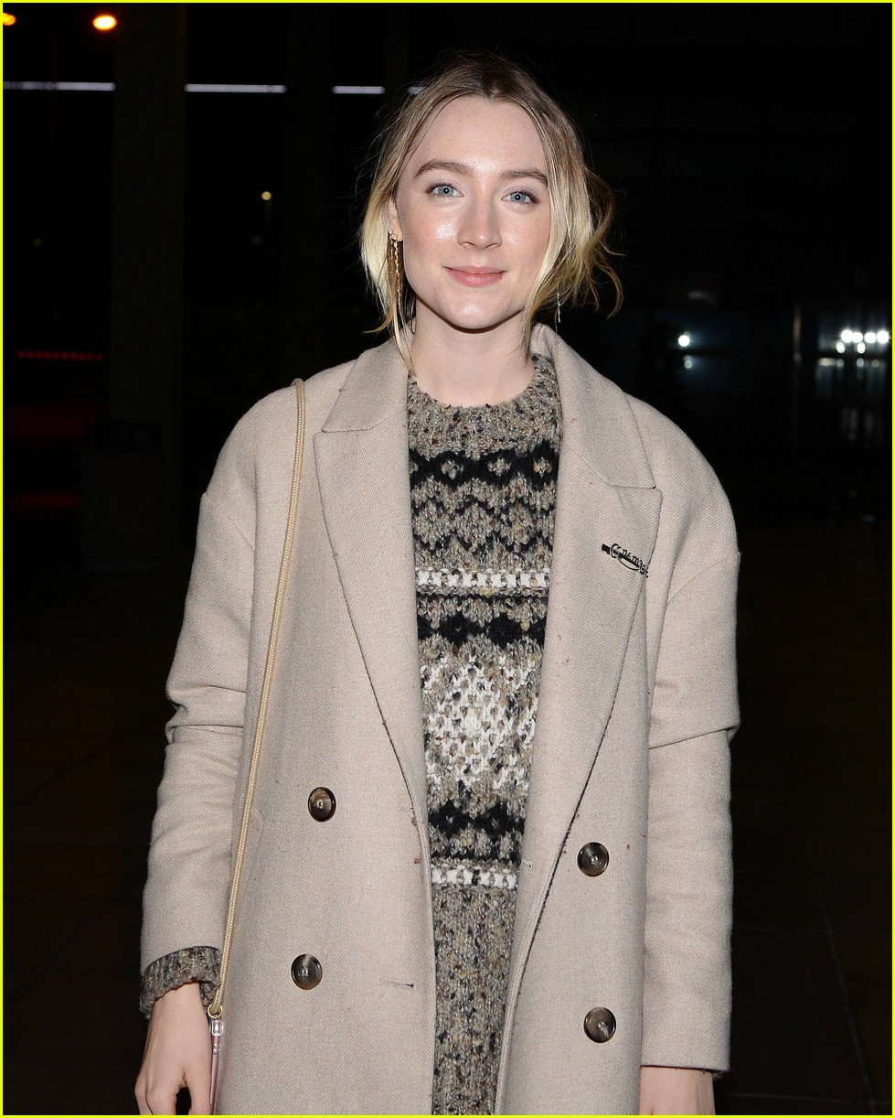 saoirse ronan is pretty in pink at mary queen of scots scotland premiere 07