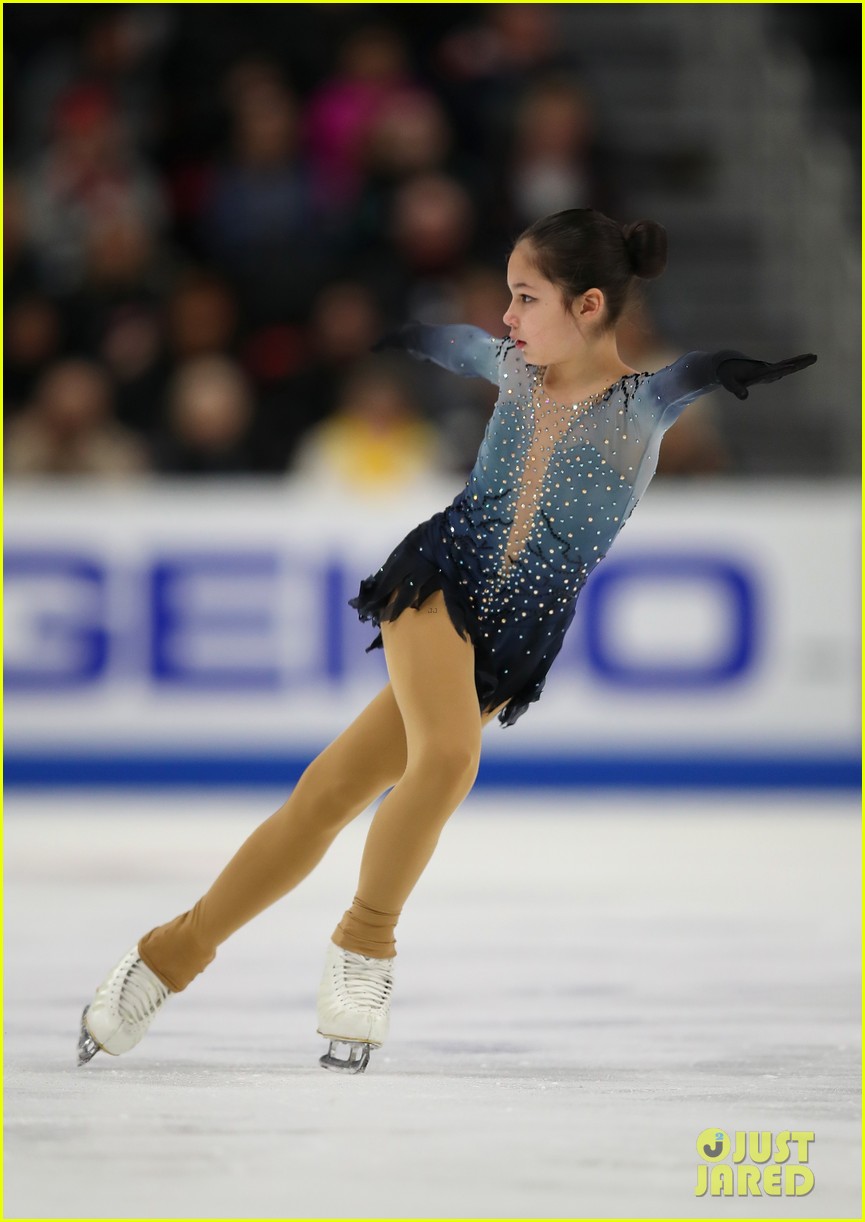 who won the ladies title at us figure skating national championship 29