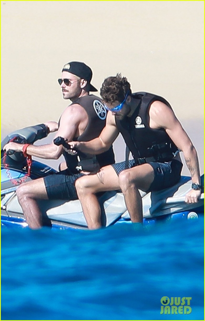 zac efron brother dylan shirtless mexico beach 10