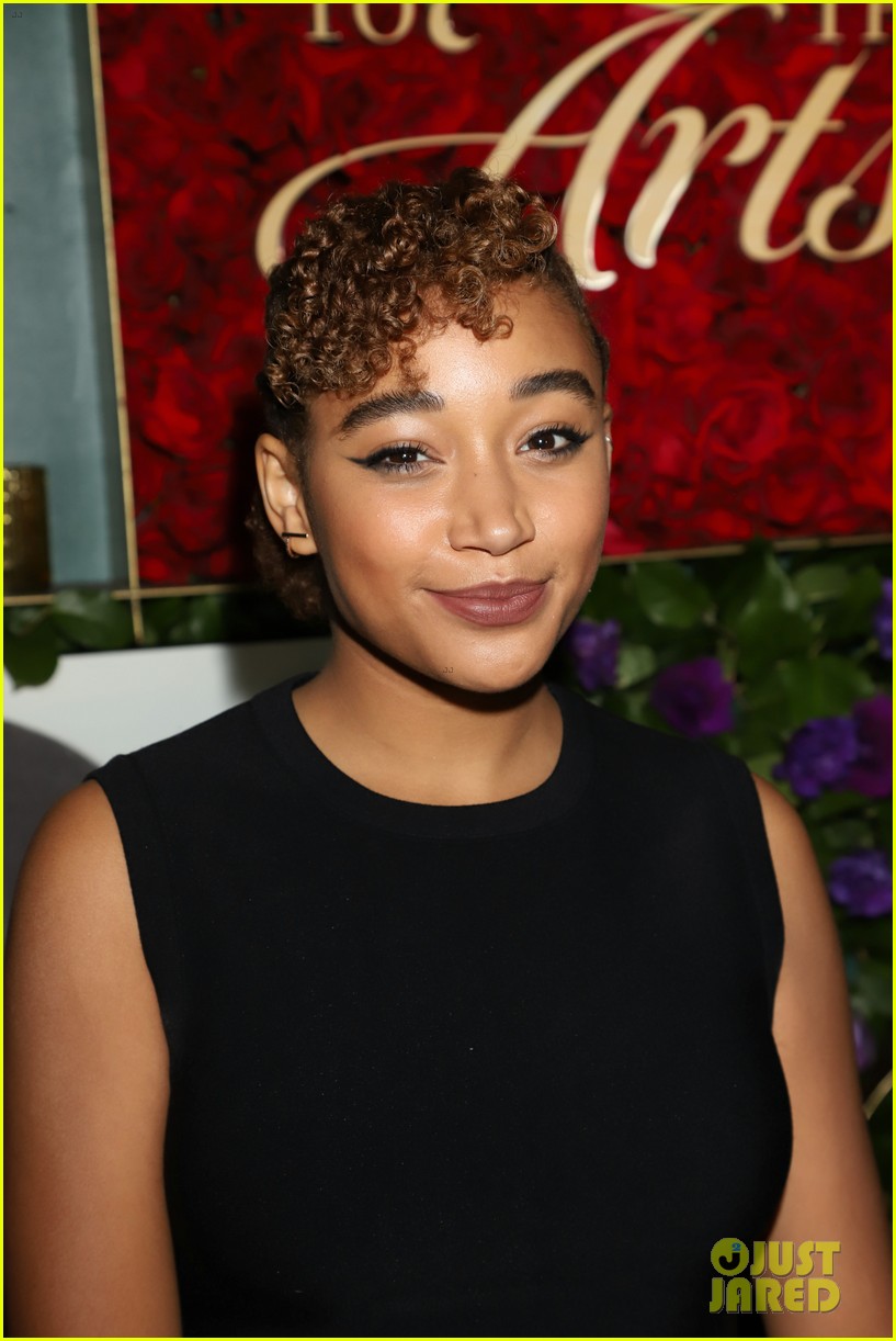 amandla stenberg marsai martin show off their curls at common toast to the arts 17