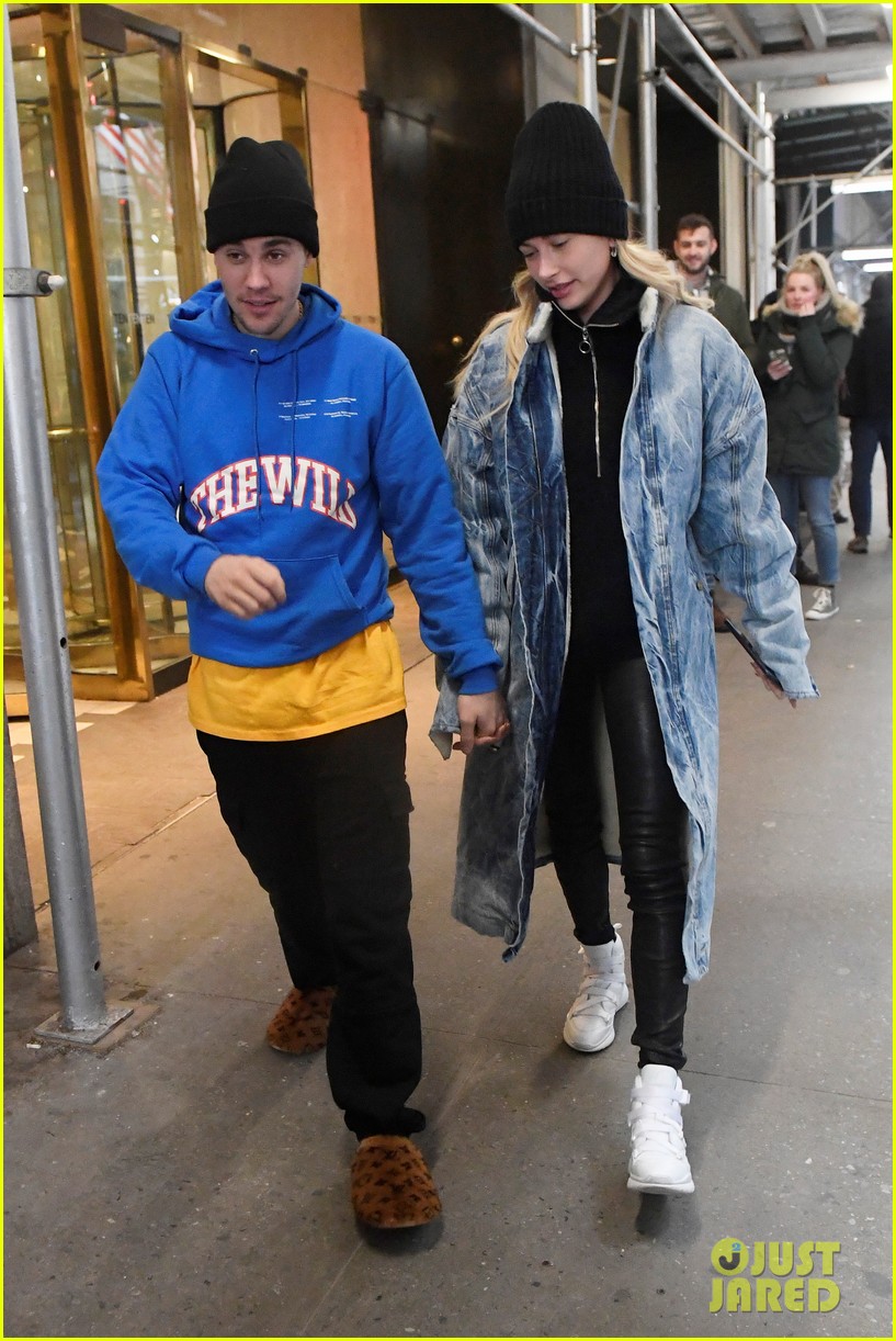 justin bieber shows off his louis vuitton slippers while out with hailey 07