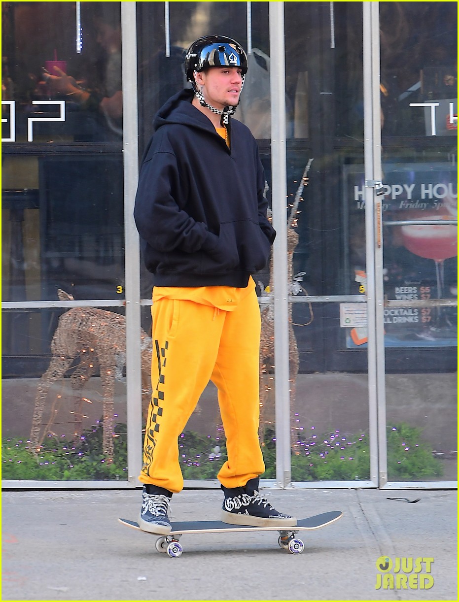 justin hailey bieber step out for the day in nyc 04