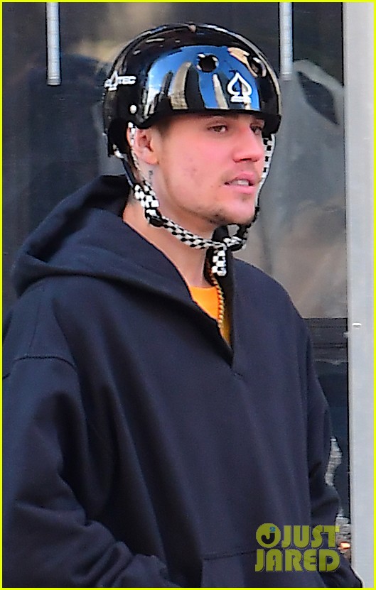 justin hailey bieber step out for the day in nyc 06