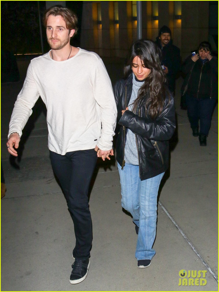 camila cabello and boyfriend matthew hussey hold hands during date night 01