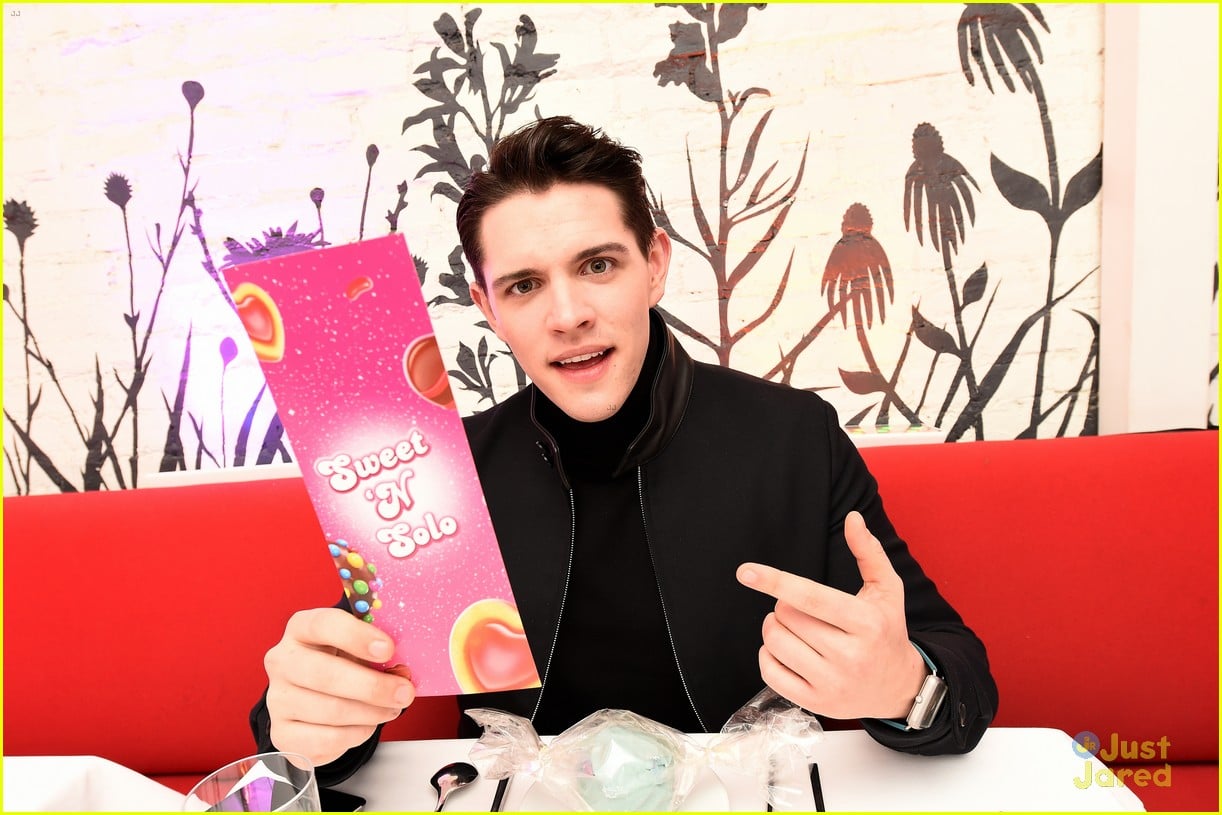 casey cott solo vday candy crush event 02