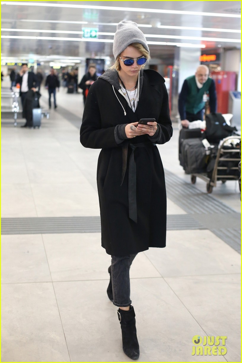 irina shayk cara delevingne arrive in milan for fashion week 07