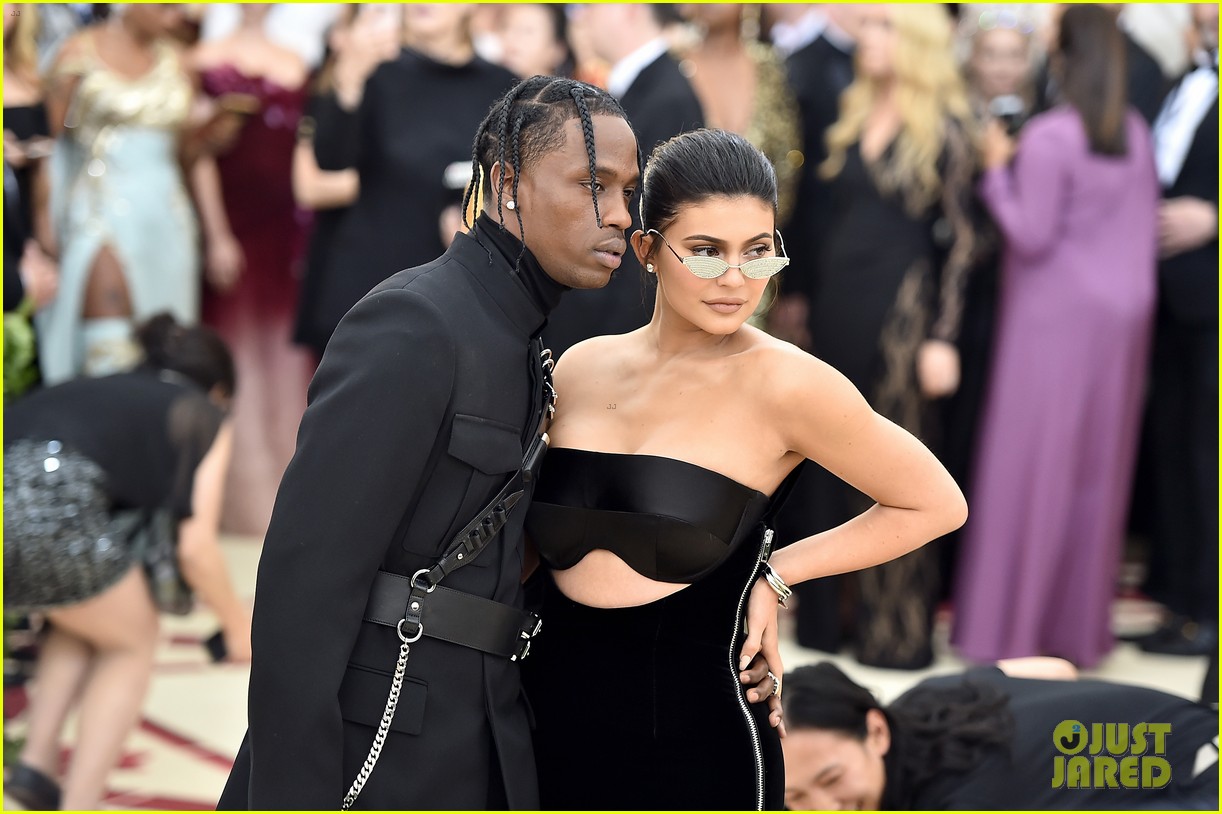 kylie jenner allegedly accuses travis scott of cheating 02