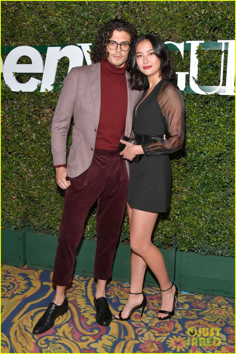 isabel may and emery kelly join more netflix stars at teen vogues young hollywood party 01