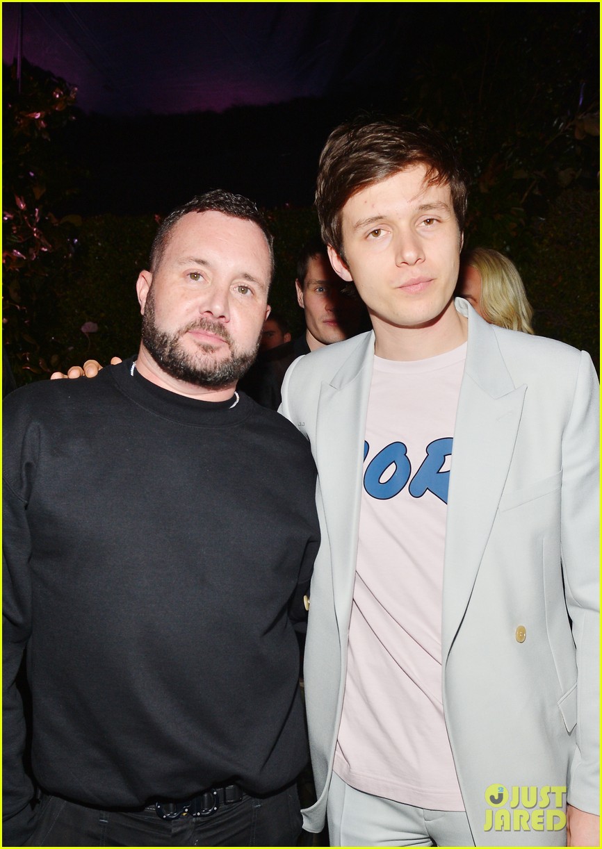 nick robinson suits up in light blue for diors pre grammys event 06