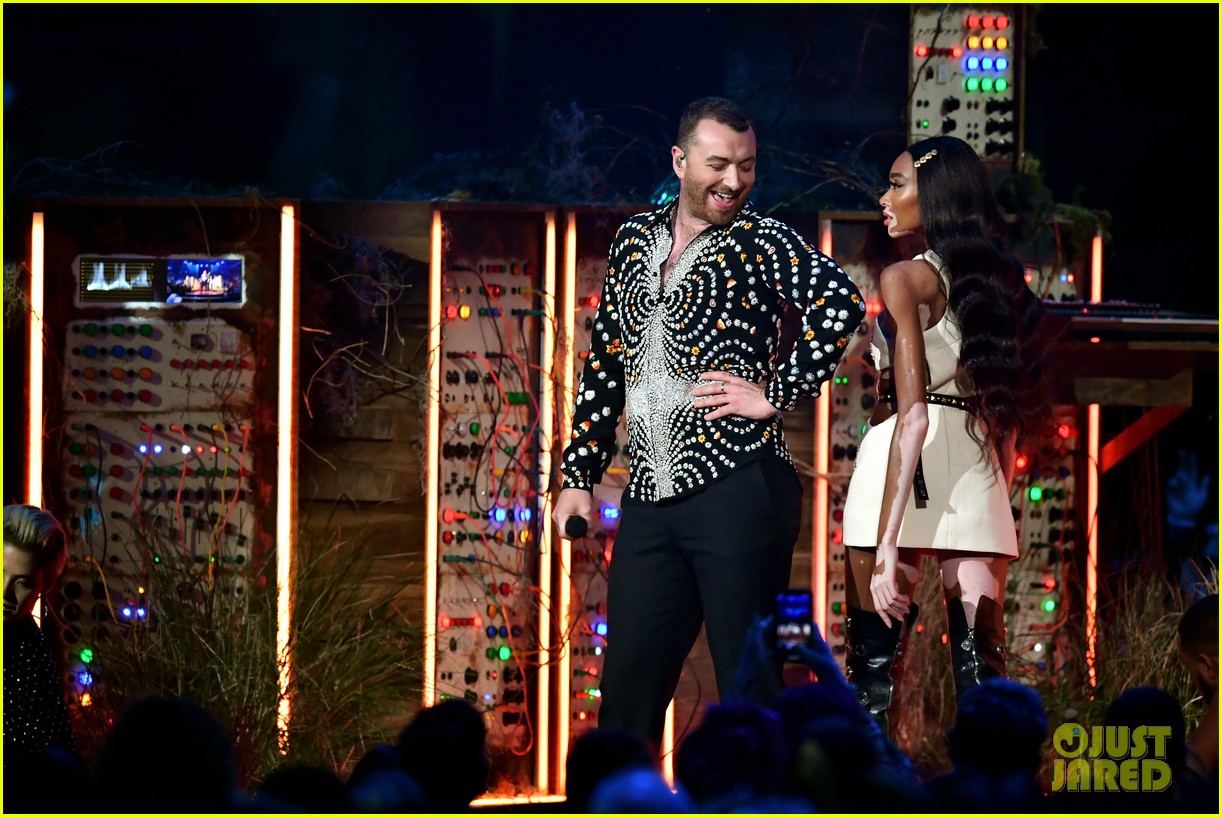 sam smith and calvin harris perform promises at brit awards 2019 01