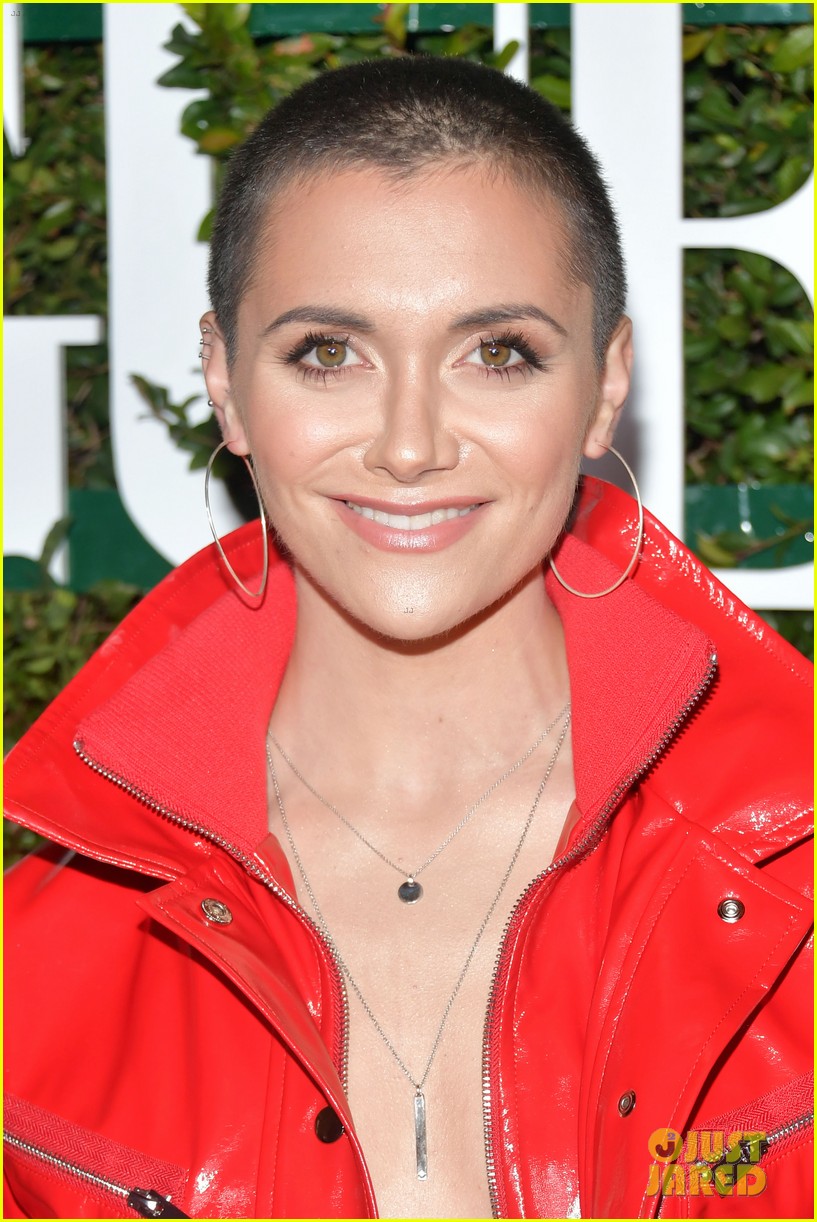 alyson stoner debuts shaved head at teen vogues young hollywood party 02