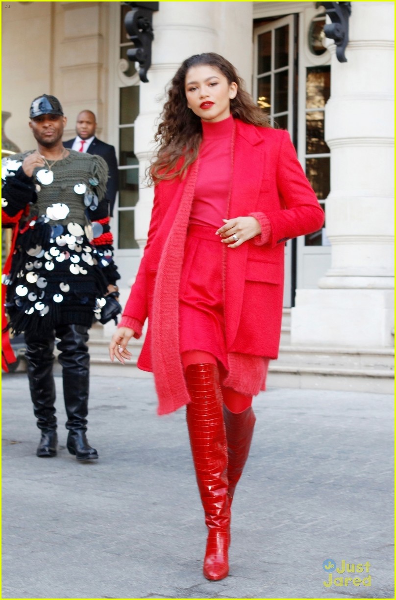 zendaya red outfit hp relax 02