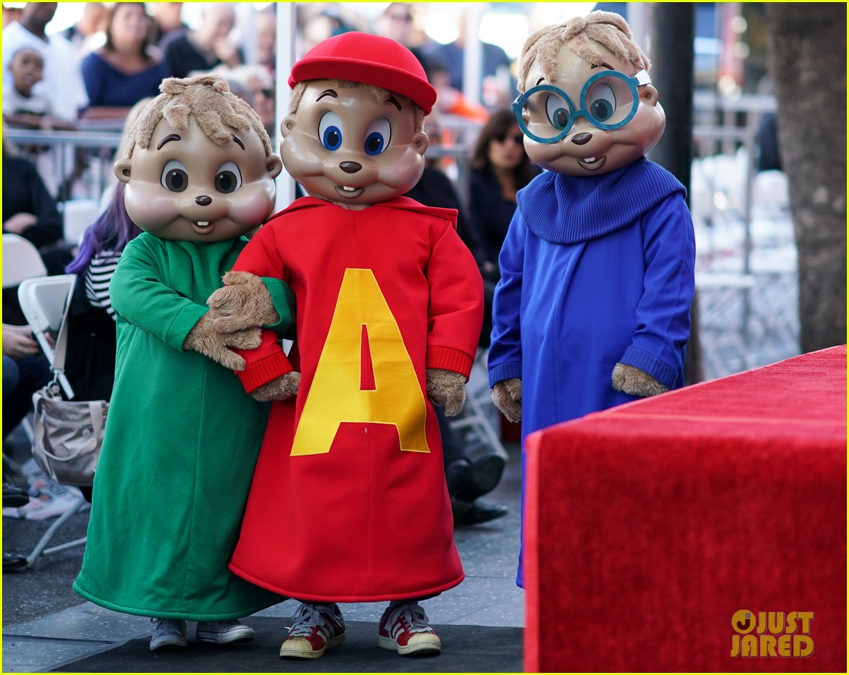 alvin and the chipmunks receive star on walk of fame 01